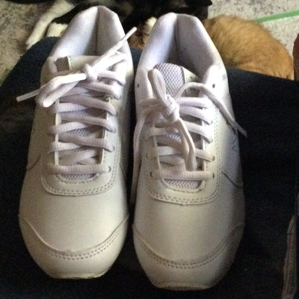 Girls Cheer Shoes (size 3)